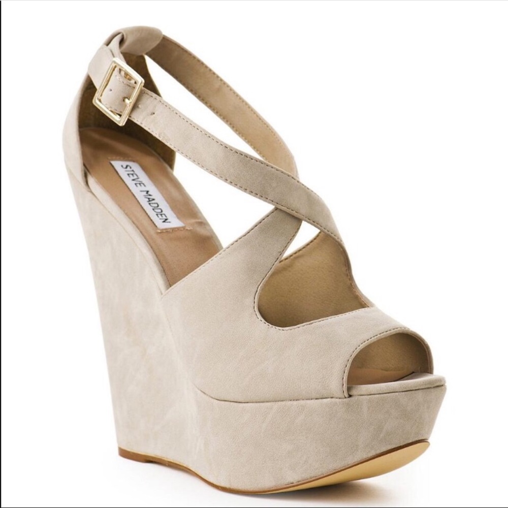 Nude wedges